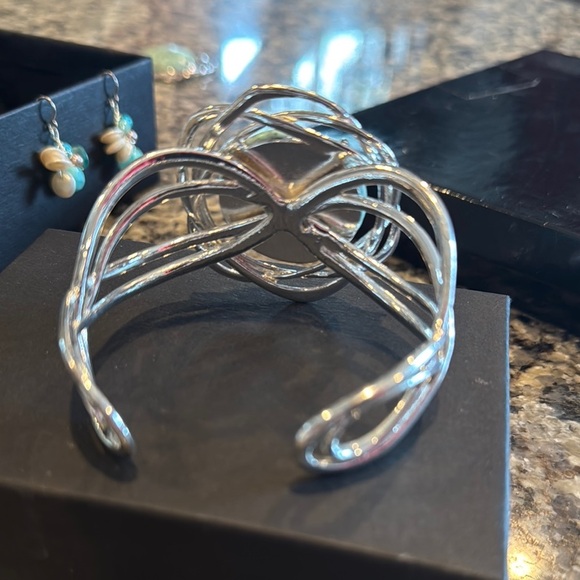 Silver and Turquoise costume Jewelry Set - Picture 5 of 8